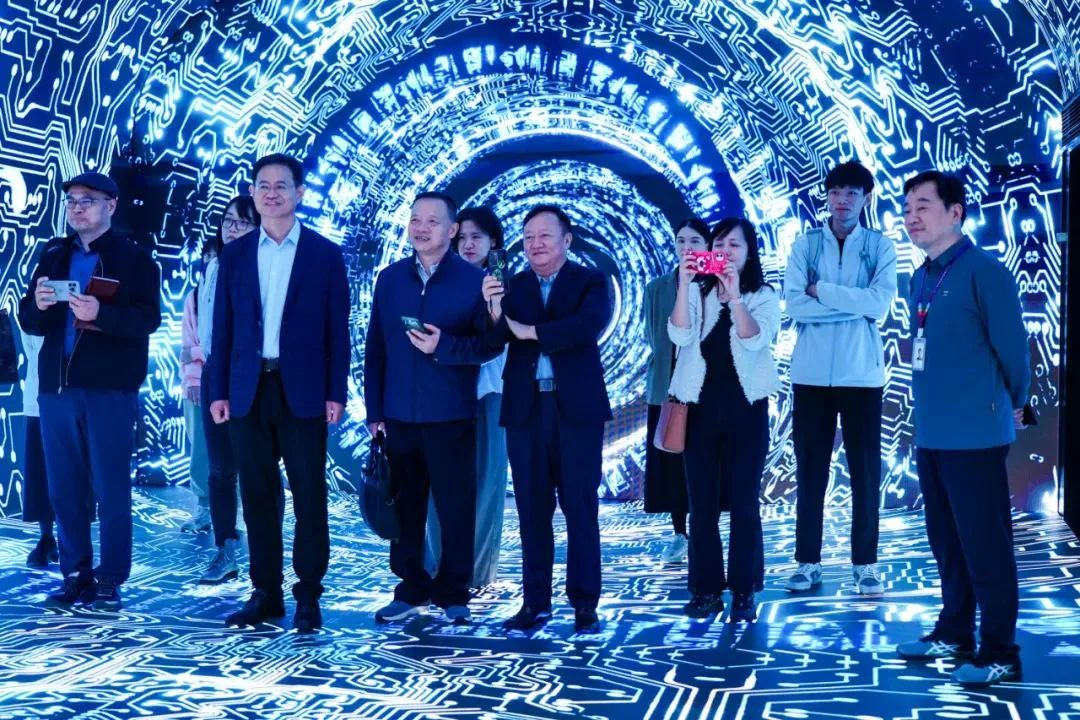 2024120602 国家广电总局生长研究中心一行赴平博励丰文化调研指导