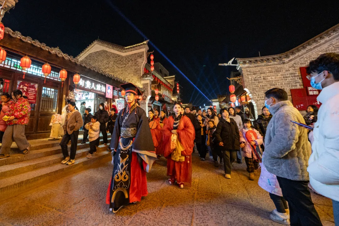 2025新春首秀 | 《戌时·随州》陶醉式情景夜游，，，，，，邀您共觅随州千年文脉！