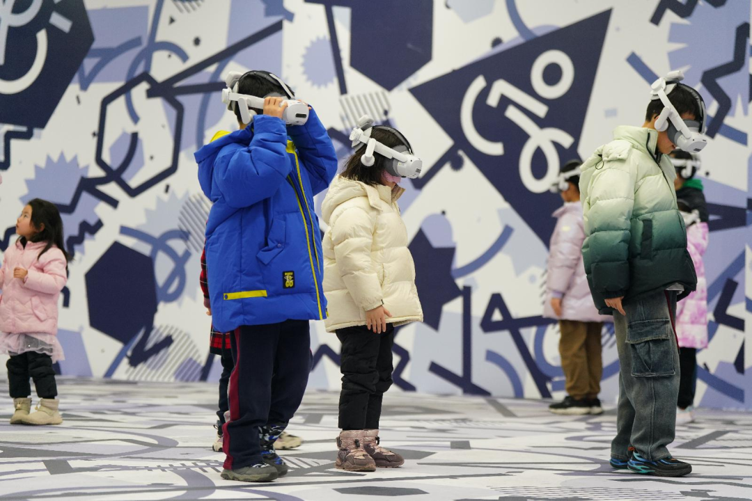 VR大空间 | 平博·德火科技携手新华网、北京天文馆打造宇宙探索新体验