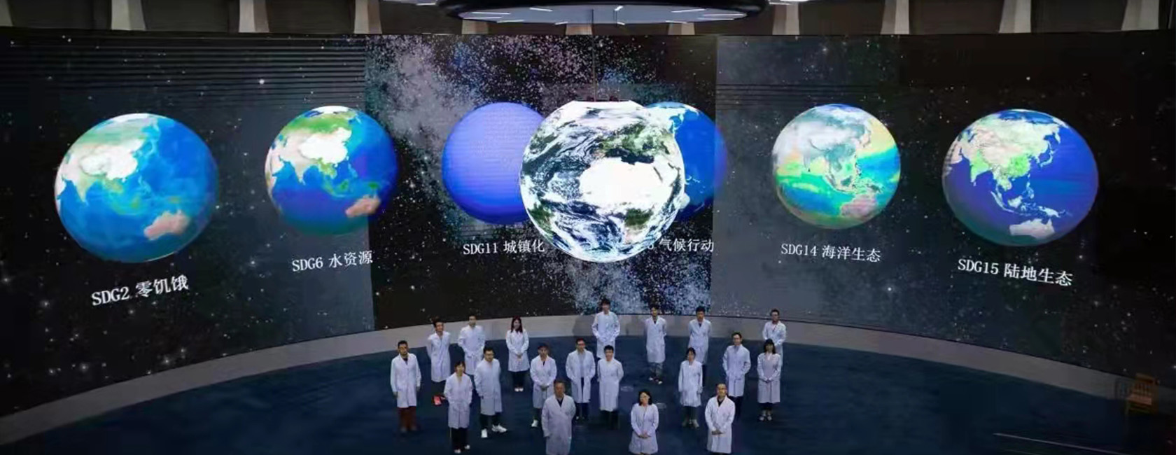 创显视界，，，，，，，智领未来 | 平博闪灼 ISLE 2025，，，，，，，荣耀加冕